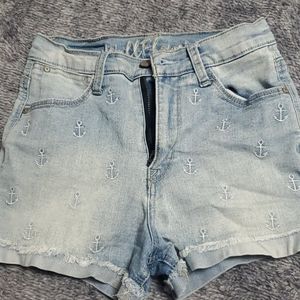 Wallflower Shorts